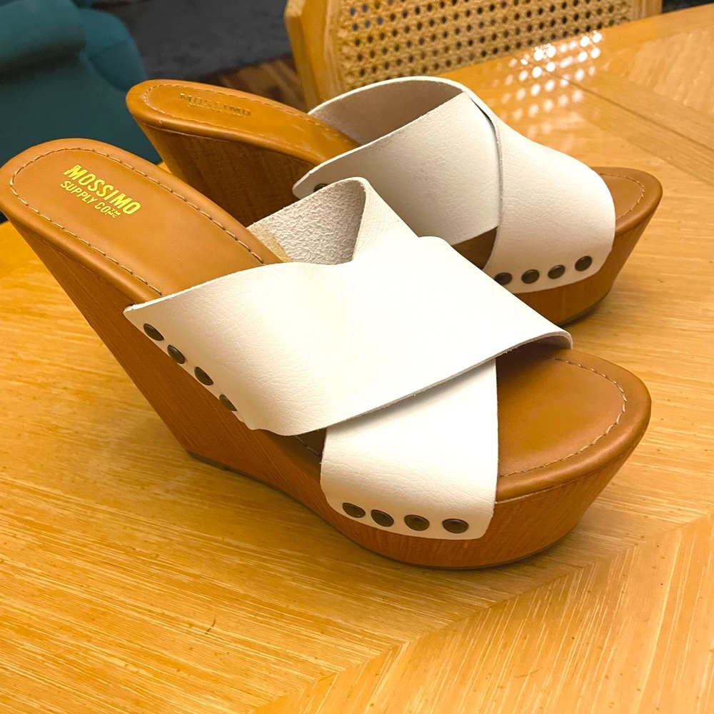 New Mossimo White Slip on Platform Wedges Size 7.5